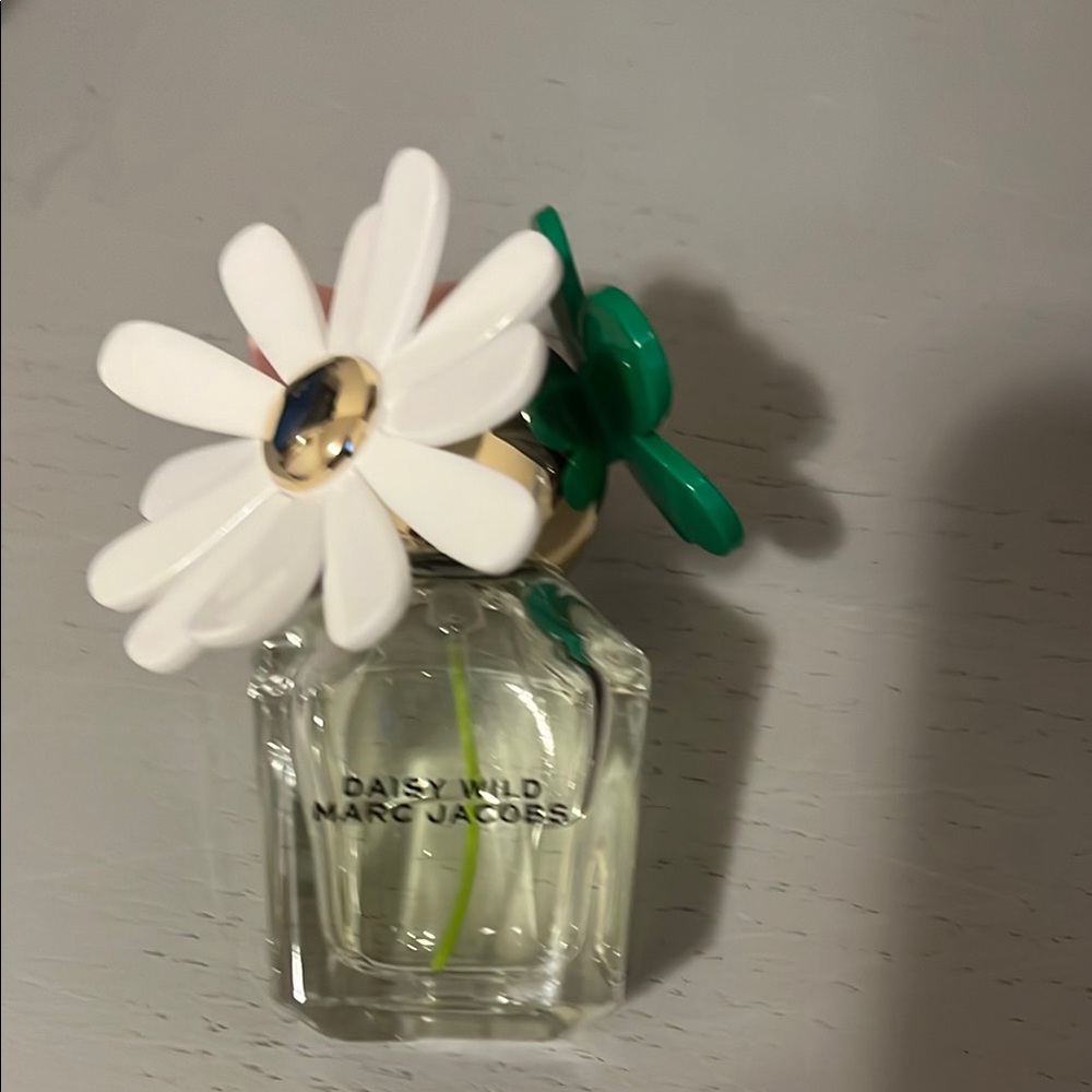 Daisy Wild Perfume with Floral Cap